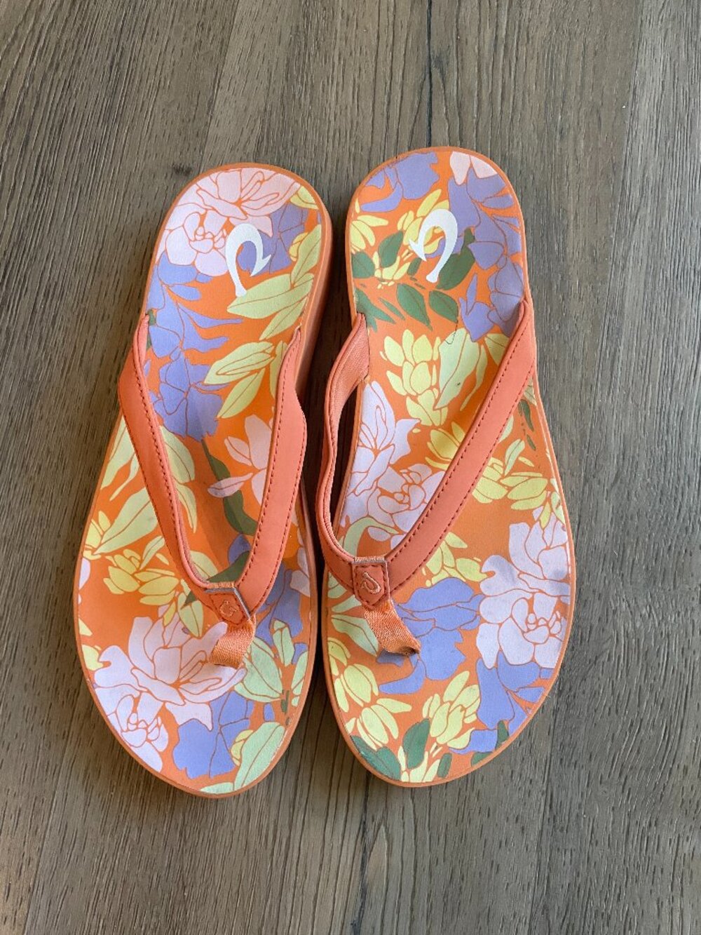 OluKai Women's Puawe-W Cloud Orange/ Flower Flip Flop Beach Sandals Us Size 8